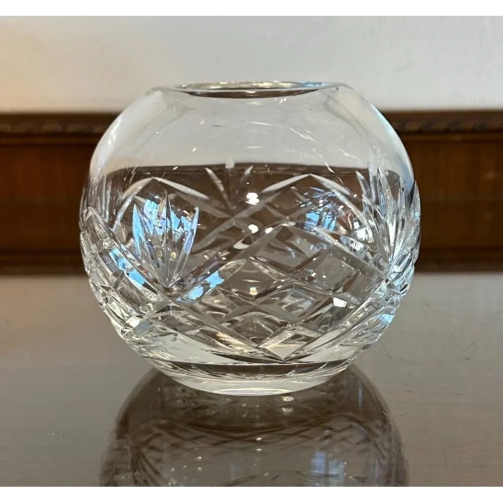 N/A vase measures